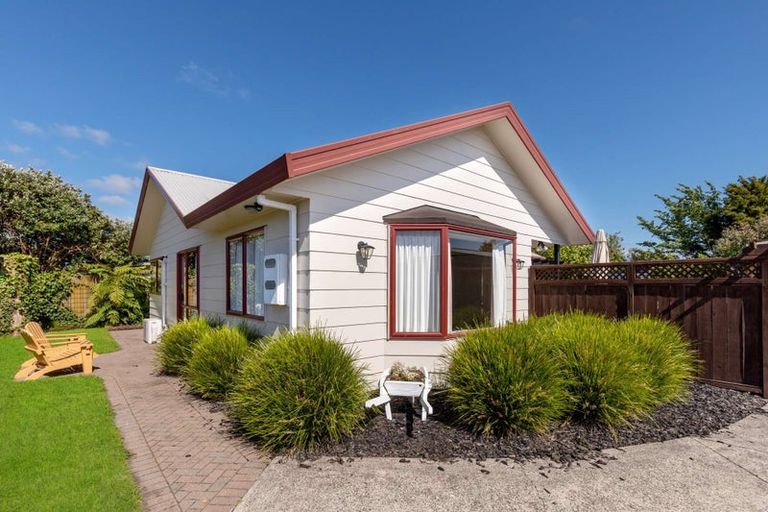 Photo of property in 51a Collins Road, Melville, Hamilton, 3206