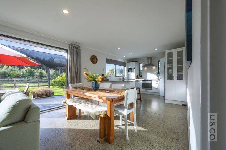 Photo of property in 188 Mcpike Road, Waimauku, 0883