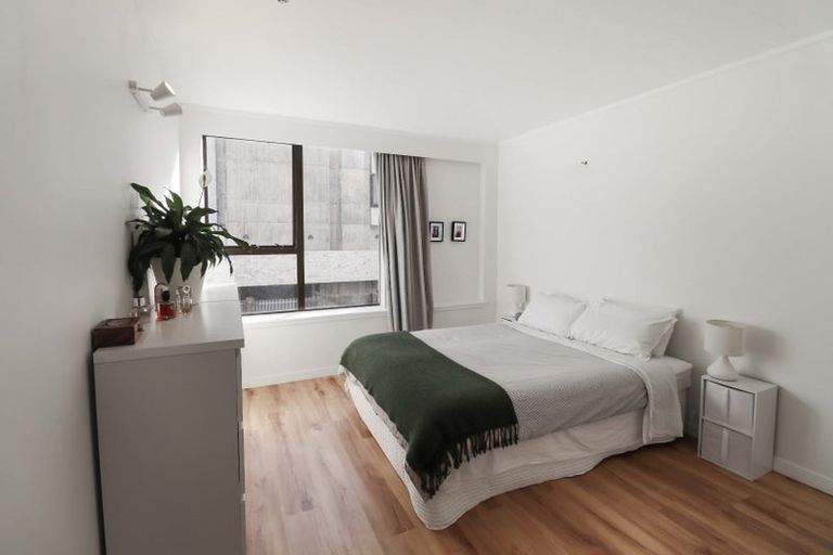 Photo of property in Hobson Court Flats, 23/70 Hobson Street, Thorndon, Wellington, 6011