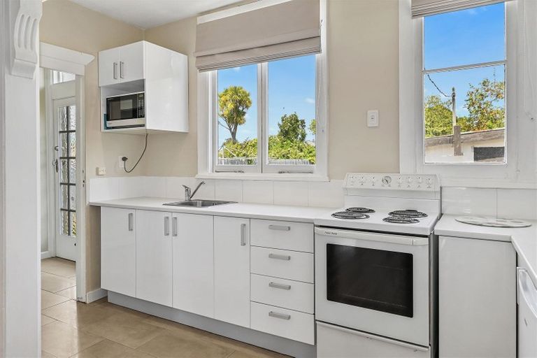 Photo of property in 24 Leitch Street, Somerfield, Christchurch, 8024