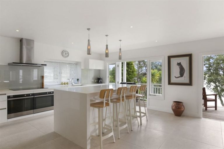 Photo of property in 11 Beresford Street, Bayswater, Auckland, 0622