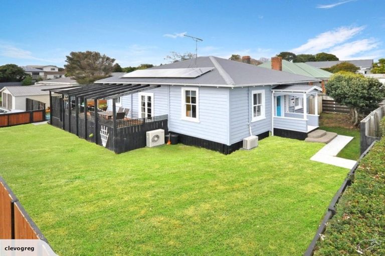 Photo of property in 23 View Road, Waiuku, 2123