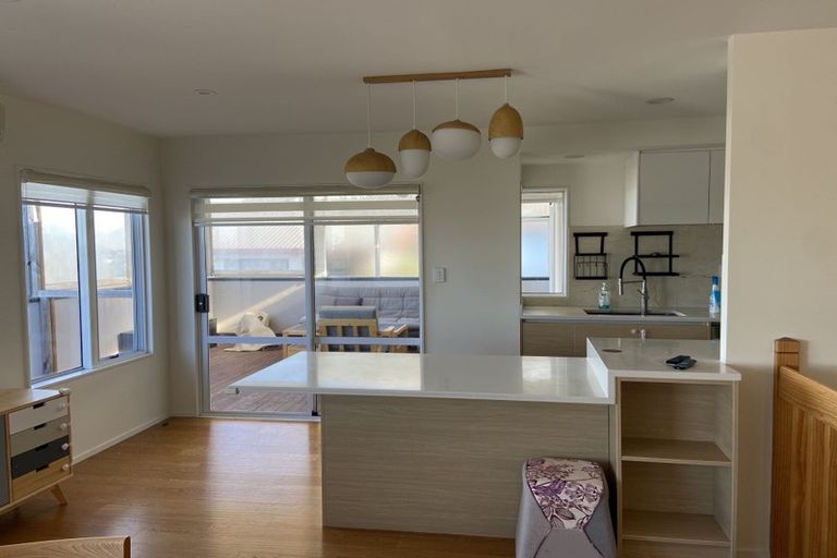 Photo of property in 1/11 Strid Road, Te Atatu South, Auckland, 0610