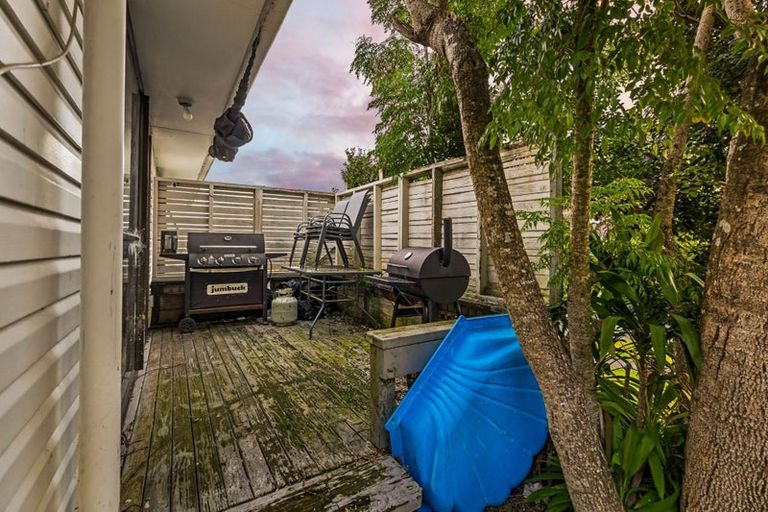 Photo of property in 6 Crosby Road, West Harbour, Auckland, 0618