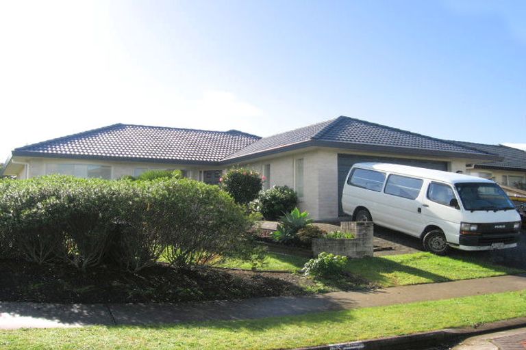 Photo of property in 2 Amylynn Place, East Tamaki, Auckland, 2016