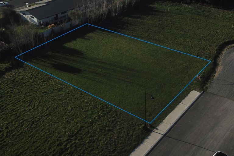 Photo of property in 23 Kakariki Crescent, Carterton, 5713