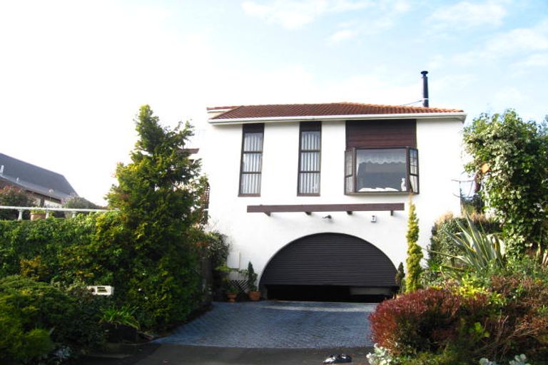 Photo of property in 17 Bengal Drive, Cashmere, Christchurch, 8022