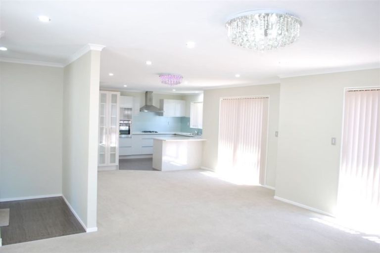 Photo of property in 50b Pinedale Place, Henderson, Auckland, 0610