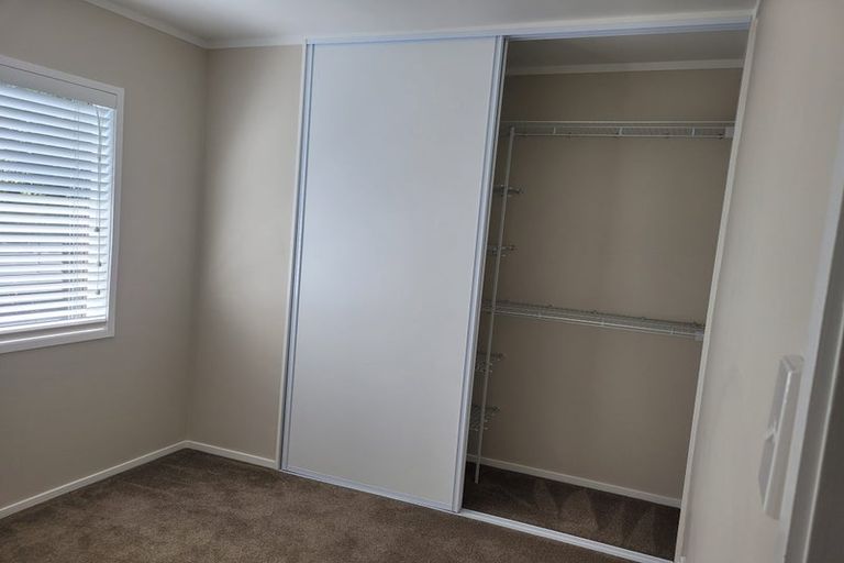 Photo of property in 2/5 Aries Place, Shelly Park, Auckland, 2014