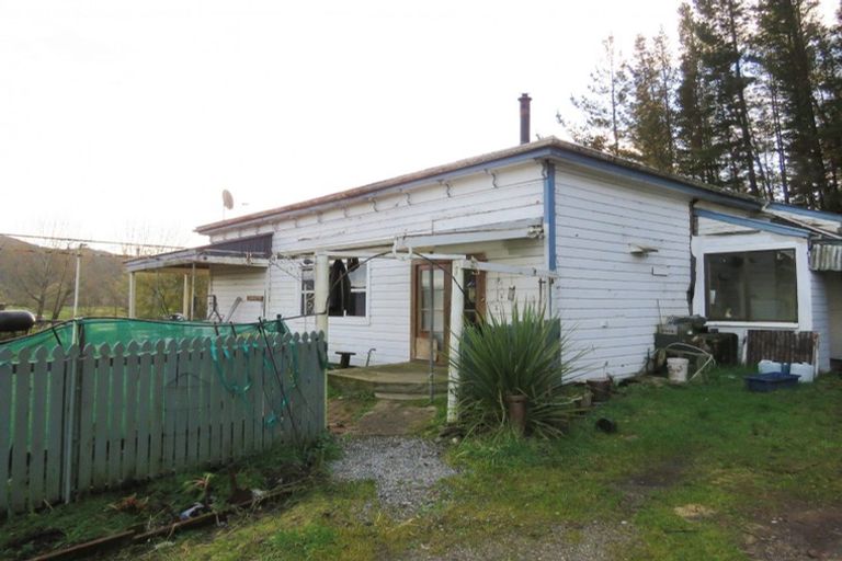 Photo of property in 29 Hattie Street, Reefton, 7830