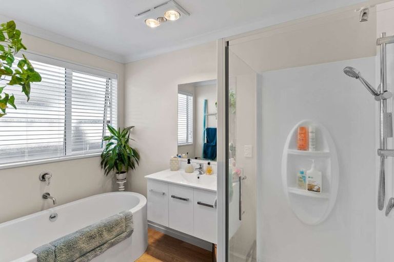 Photo of property in 17 Pounamu Place, Pegasus, 7612