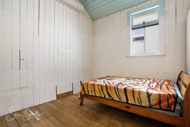 Photo of property in 12 Franklin Road, Paparoa, 0571