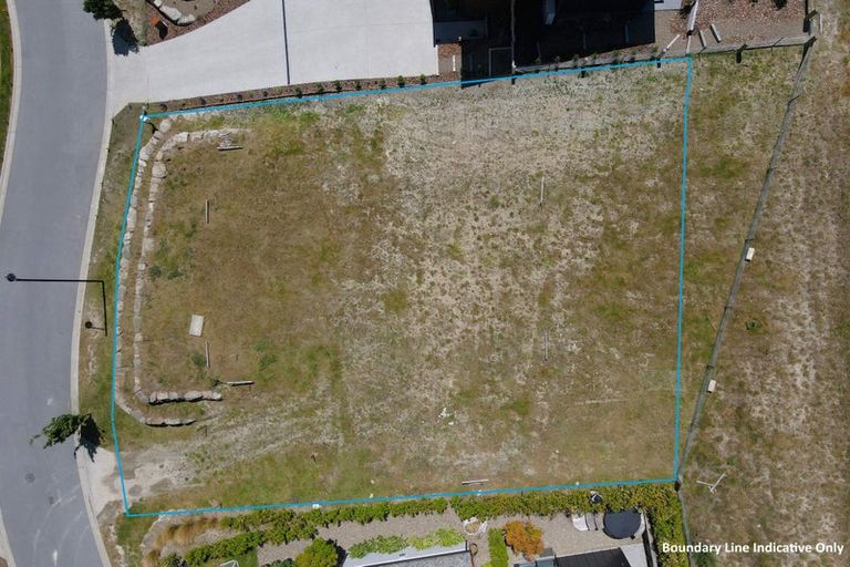 Photo of property in 16 Akitu Rise, Wanaka, 9305