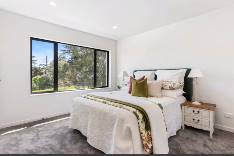 Photo of property in 172a Aviemore Drive, Highland Park, Auckland, 2010