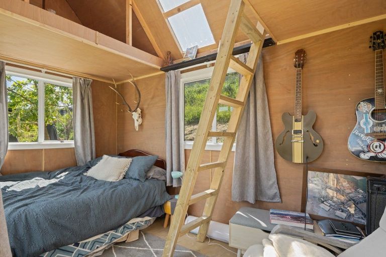 Photo of property in 30 Waimarama Street, Waikawa, Picton, 7220