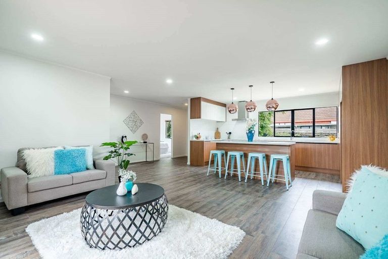 Photo of property in 8/17 Neta Grove, Henderson, Auckland, 0612