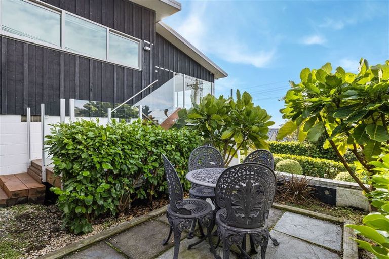 Photo of property in 74 Moncks Spur Road, Redcliffs, Christchurch, 8081