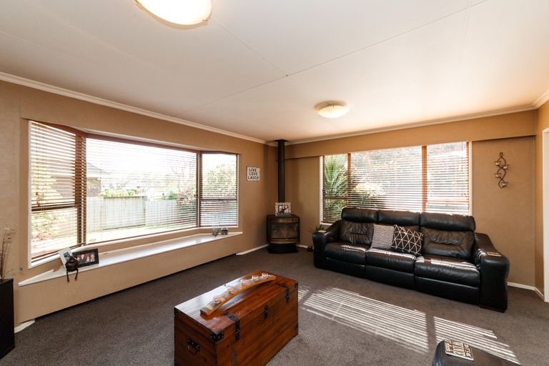 Photo of property in 19 Haast Place, Awapuni, Palmerston North, 4412