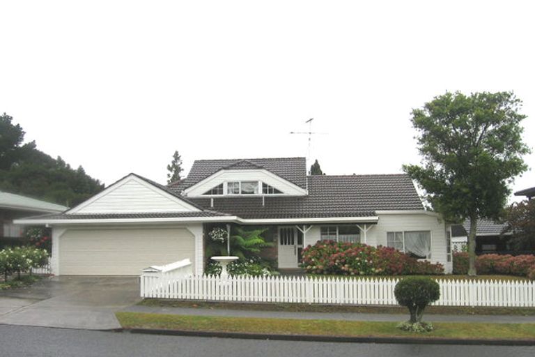 Photo of property in 116 Chelsea View Drive, Chatswood, Auckland, 0626