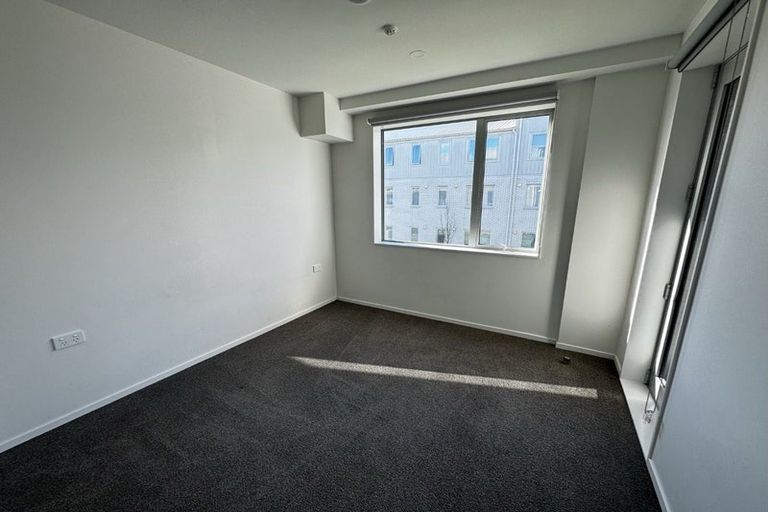 Photo of property in 102/28b Eileen Newey Place, Henderson, Auckland, 0612