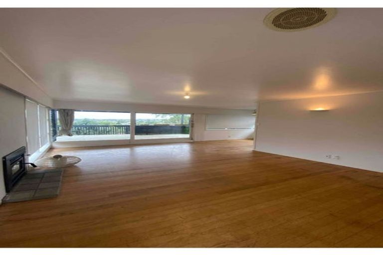Photo of property in 443 Don Buck Road, Massey, Auckland, 0614