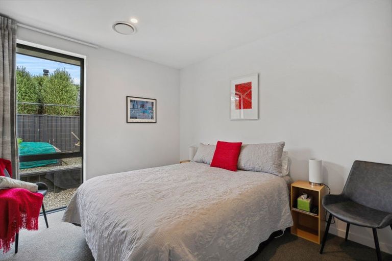 Photo of property in 12 Sapphire Spring Rise, Wanaka, 9305