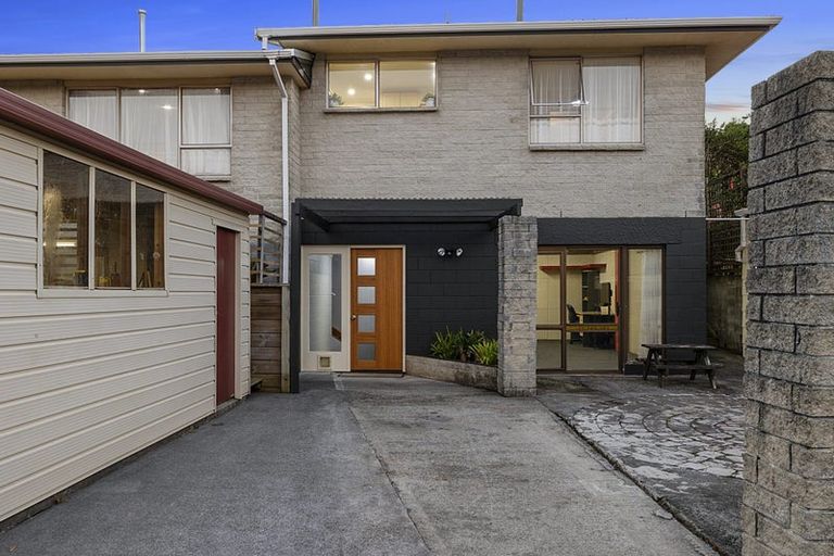 Photo of property in 60 Pembroke Street, Westown, New Plymouth, 4310