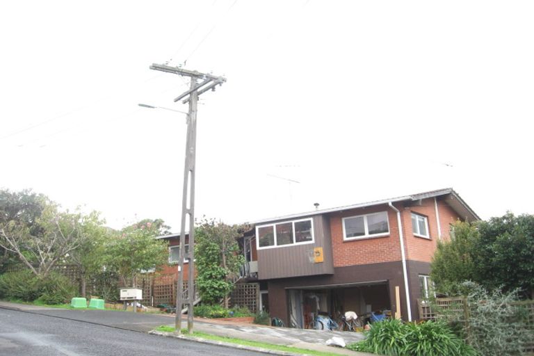 Photo of property in 2 Gibson Place, Mellons Bay, Auckland, 2014