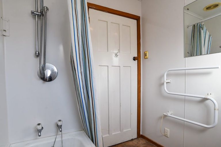 Photo of property in 168 Macandrew Road, South Dunedin, Dunedin, 9012