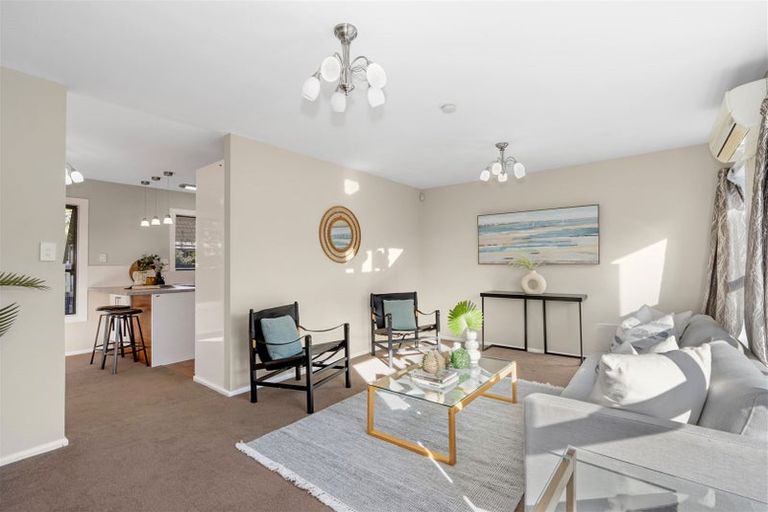 Photo of property in 39 Woodbury Street, Avonhead, Christchurch, 8042