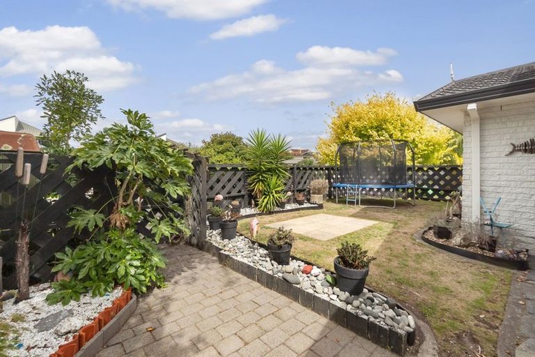 Photo of property in 27 Madill Road, St Andrews, Hamilton, 3200