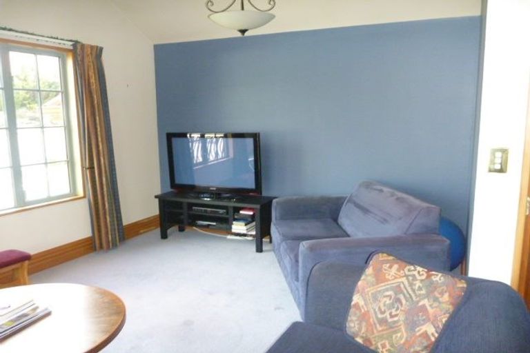 Photo of property in 49 Cedar Drive, Kelvin Heights, Queenstown, 9300