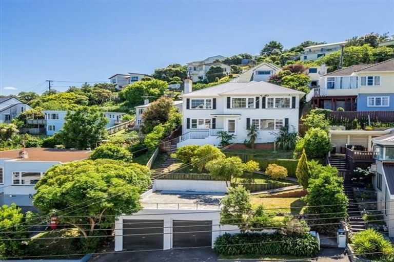 Photo of property in 25 Ashleigh Crescent, Miramar, Wellington, 6022