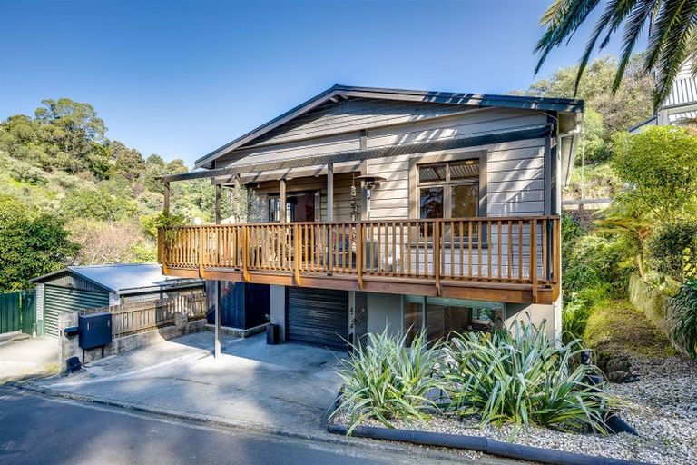 Photo of property in 6 Little Burke Street, Hospital Hill, Napier, 4110