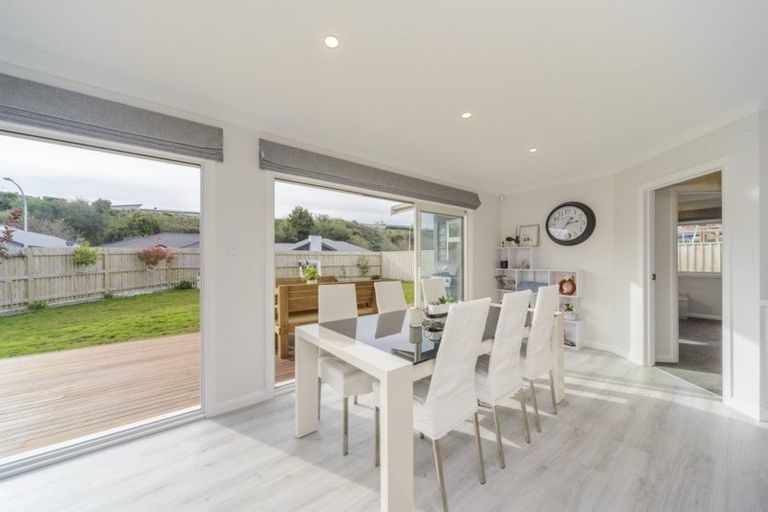 Photo of property in 28 Serenity Crescent, Kelvin Grove, Palmerston North, 4414