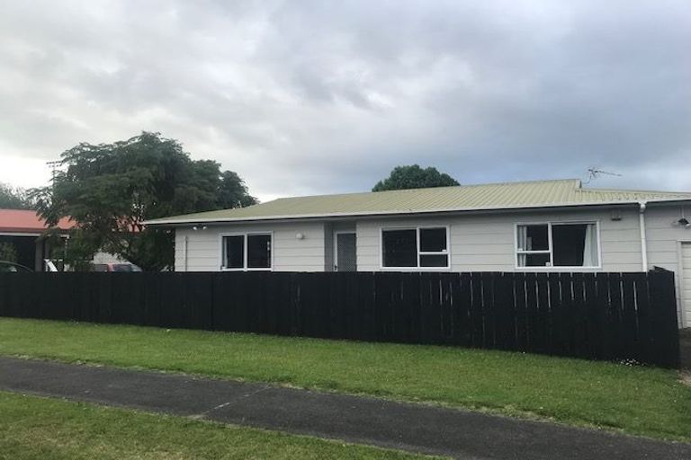Photo of property in 3 Alpha Street, Papakura, 2110