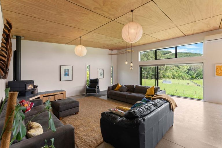 Photo of property in 50 Kents Road, Reikorangi, Waikanae, 5391