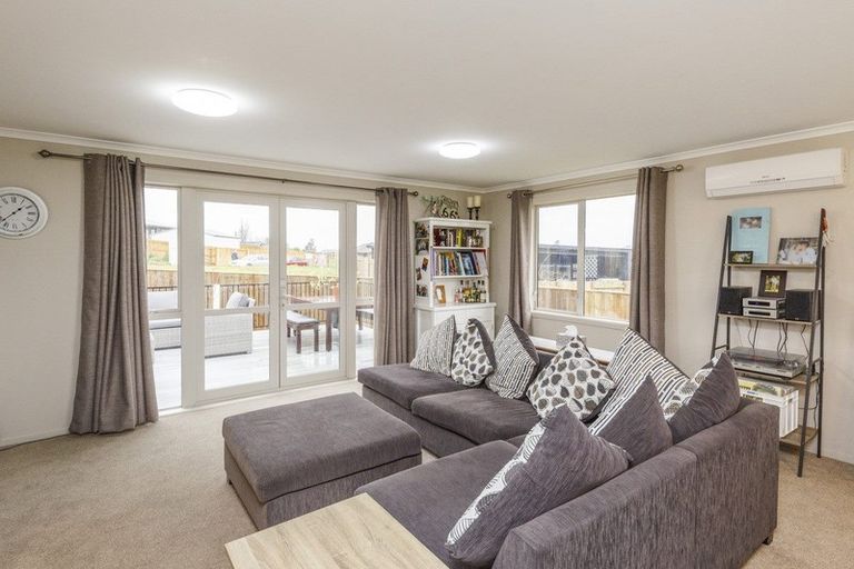 Photo of property in 12 Poplar Grove, Feilding, 4702