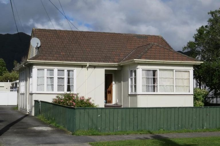 Photo of property in 18 Rata Street, Naenae, Lower Hutt, 5011