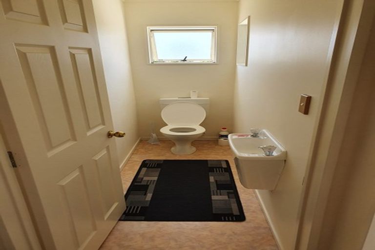 Photo of property in 47 Lagoon Way, West Harbour, Auckland, 0618