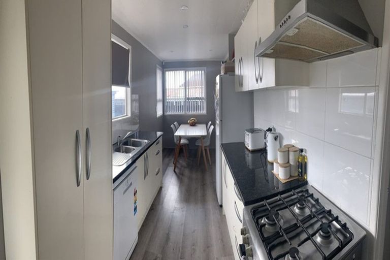 Photo of property in 43 Othello Drive, Clover Park, Auckland, 2023