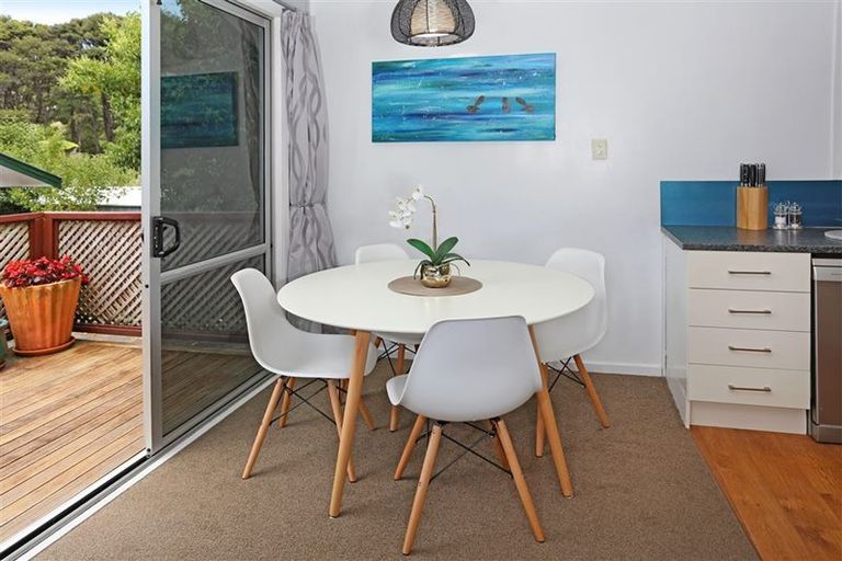 Photo of property in 26 Wirihana Road, Titirangi, Auckland, 0604