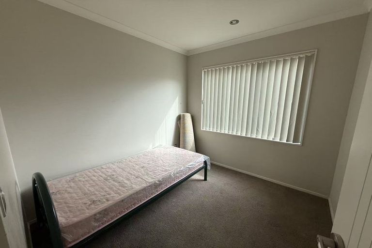 Photo of property in 17 Kira Road, Flat Bush, Auckland, 2016