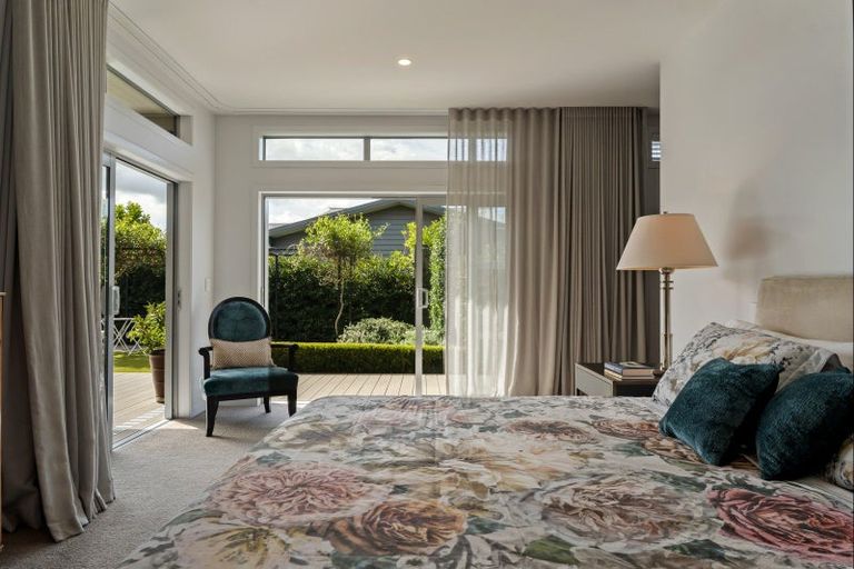 Photo of property in 10 Oystercatcher Lane, Point Wells, 0986