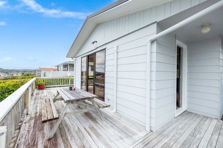 Photo of property in 11 Rawhiti Place, Snells Beach, 0920