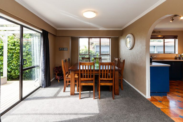 Photo of property in 19 Haast Place, Awapuni, Palmerston North, 4412