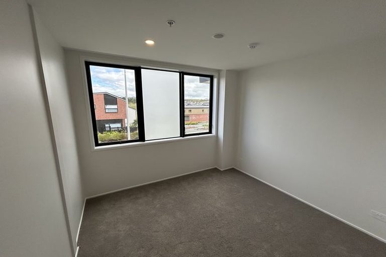 Photo of property in 13/18 Karengo Street, Long Bay, Auckland, 0630