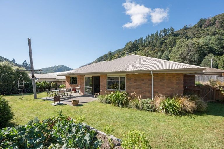 Photo of property in 4 Cummins Street, The Brook, Nelson, 7010
