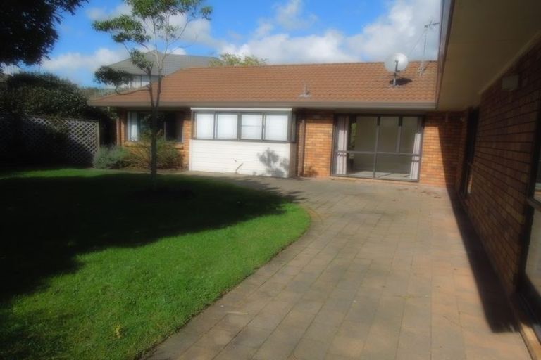 Photo of property in 11 Chiania Place, Somerville, Auckland, 2014