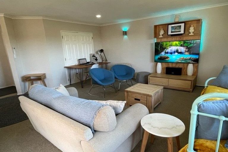 Photo of property in 2/21 Glanworth Place, Dannemora, Auckland, 2016